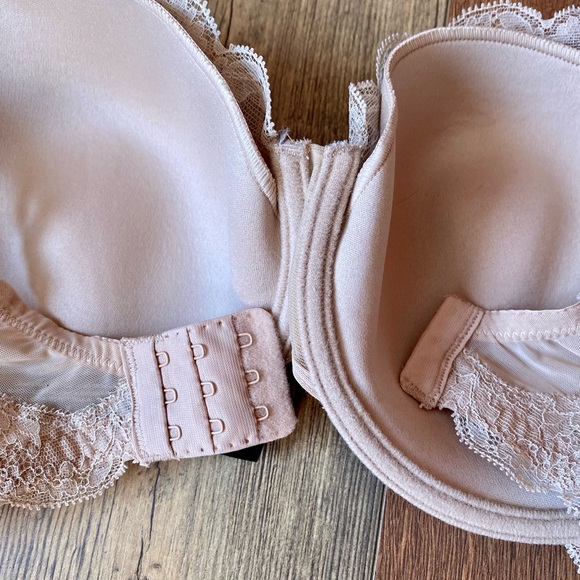 Natori Cream Lace Trim Bra - Picture 9 of 9